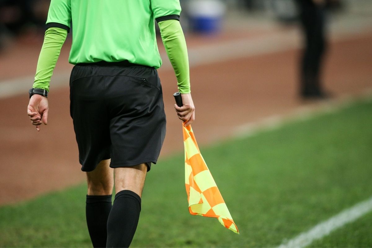 The Duties of a Soccer Linesman